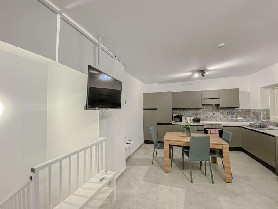 Ferienwohnung Designer Duplex Penthouse In Floriana Exterior foto